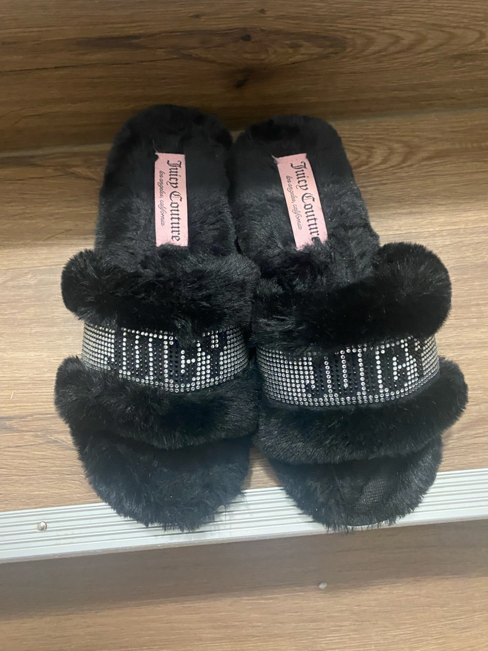 Juicy couture fuzzy sandals NWB US7